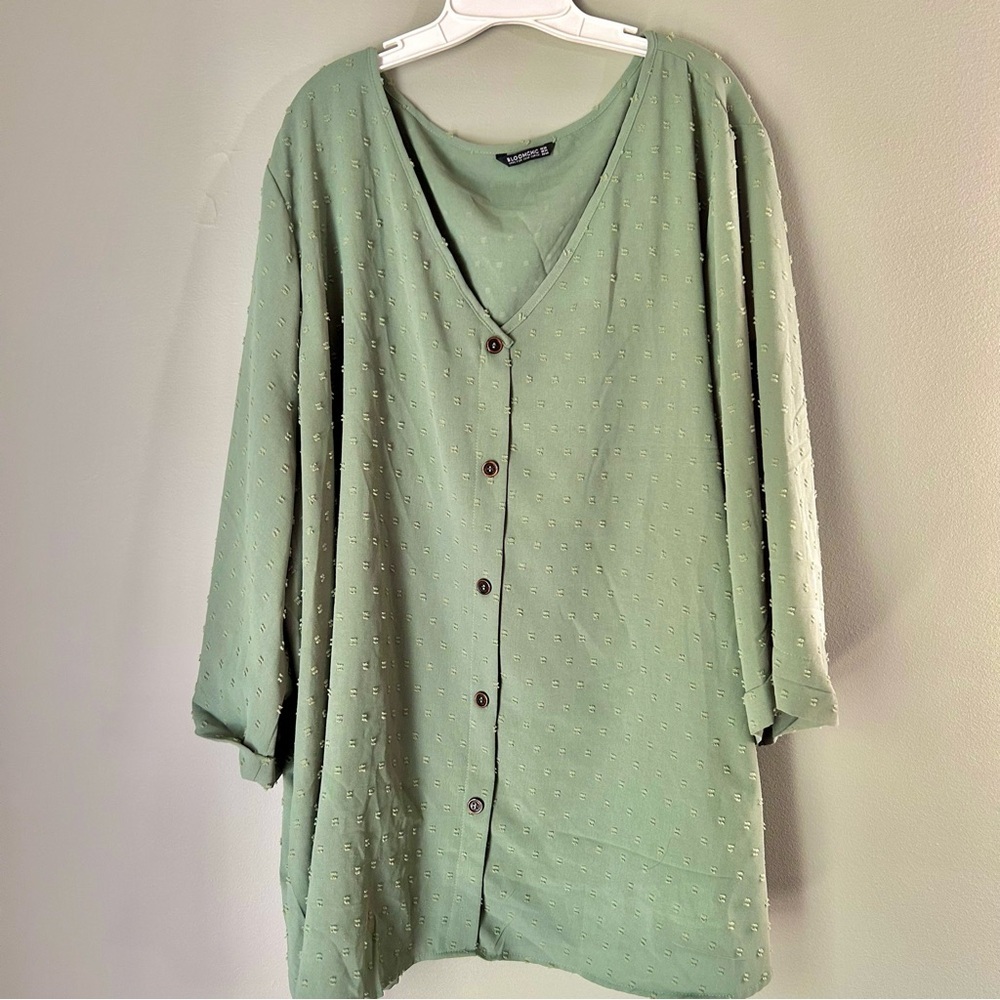 BloomChic Women’s 6X Green Blouse | Button-Up | Textured Plus Size Top